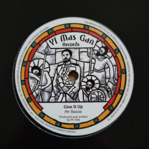 Mr. Bassie, Goldmaster Allstars – Give It Up